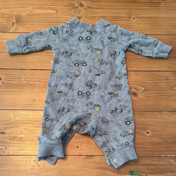 Carters 3months tractor one piece - Picture 4 of 5